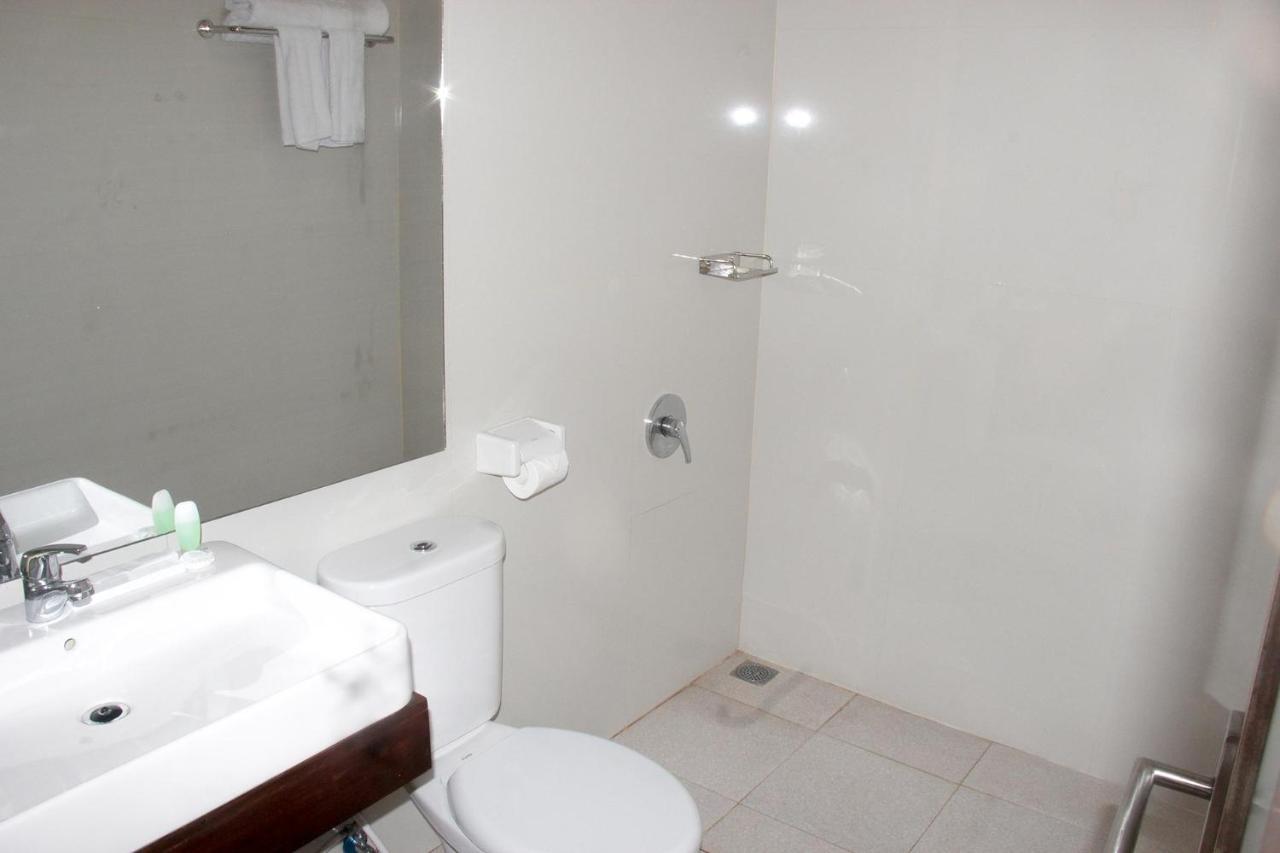 Acala Hostel & Reef Bar Toyapakeh Екстериор снимка