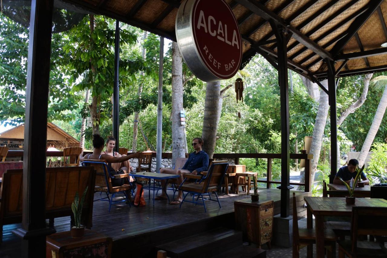 Acala Hostel & Reef Bar Toyapakeh Екстериор снимка