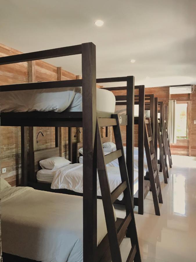 Acala Hostel & Reef Bar Toyapakeh Екстериор снимка