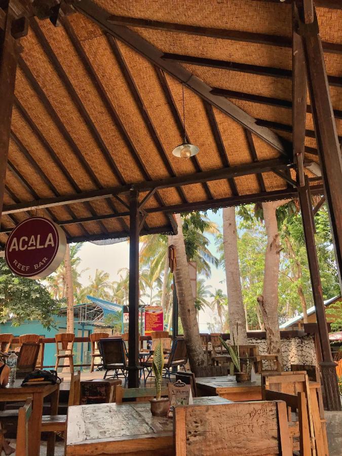 Acala Hostel & Reef Bar Toyapakeh Екстериор снимка